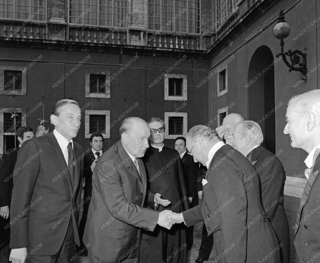 Külkapcsolat - Állam és egyház - Kádár János a Vatikánban