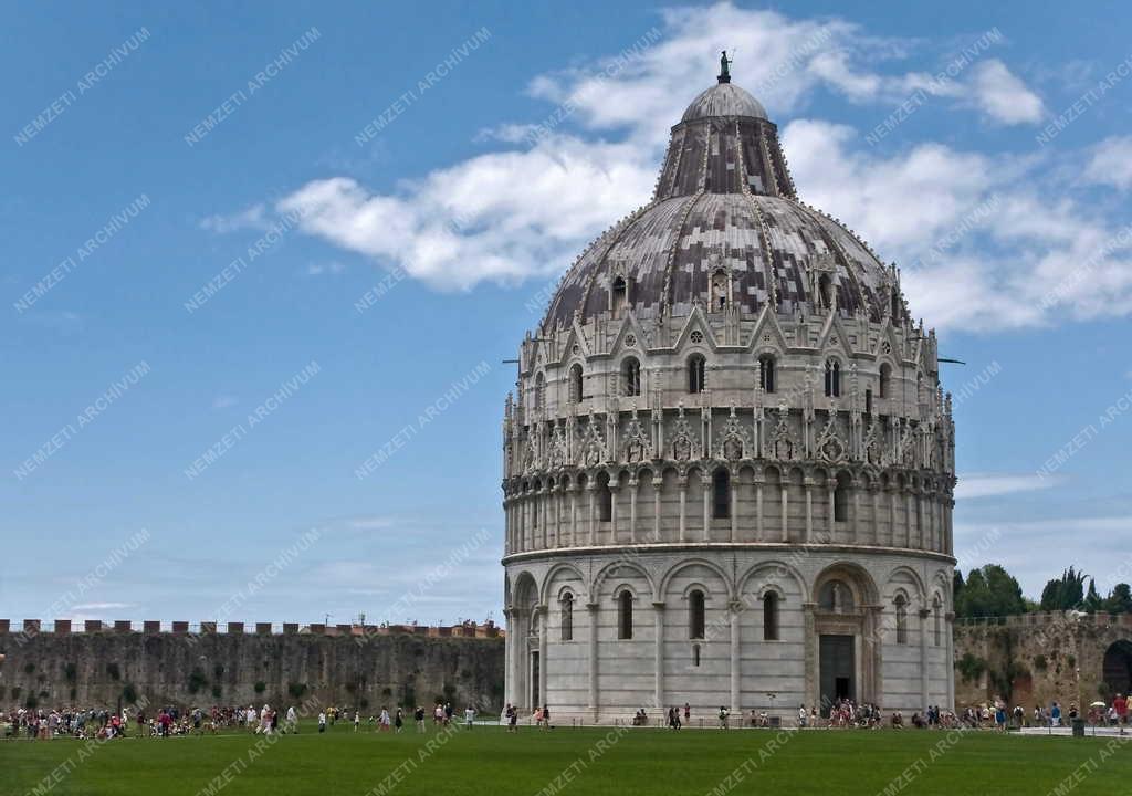 Egyházi épület - Pisa - Keresztelőkápolna