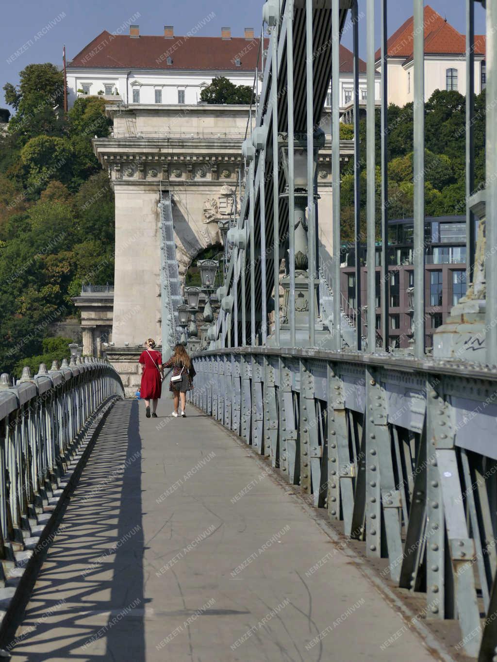 Városkép - Budapest - A Lánchíd déli oldala