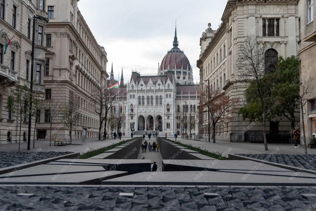 Városkép - Budapest - Az Összetartozás emlékhelye