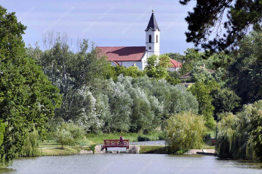 Műemlék - Dég - Megújult külsőleg a Festetics-kastély