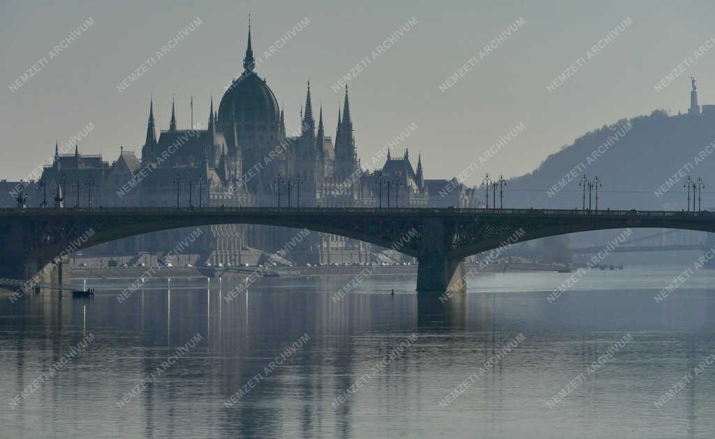 Városkép - Budapest - Ködös ősz a fővárosban