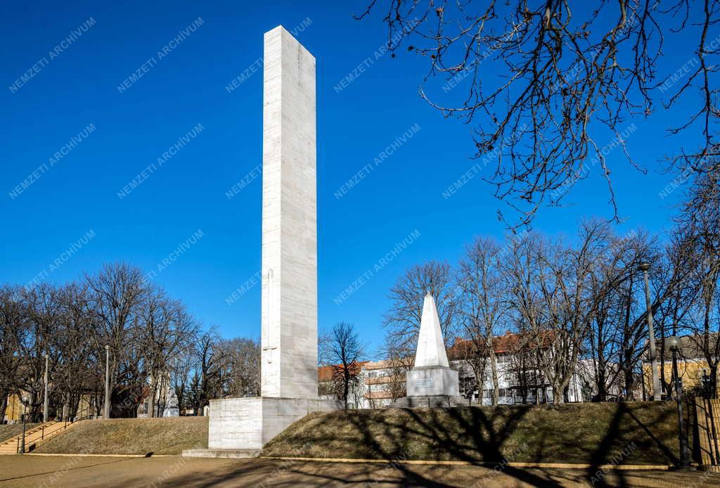 Városkép - Baja - I. világháborús emlékmű