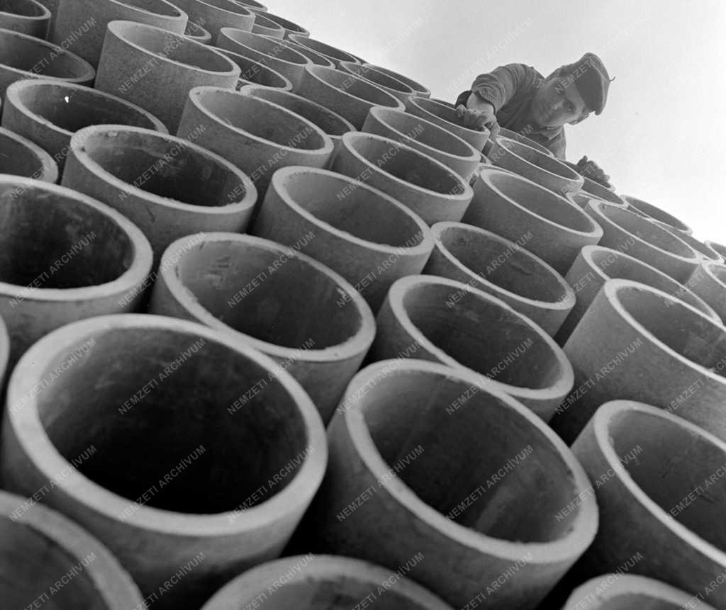 Ipar - Cement- és Mészművek Lábatlanban