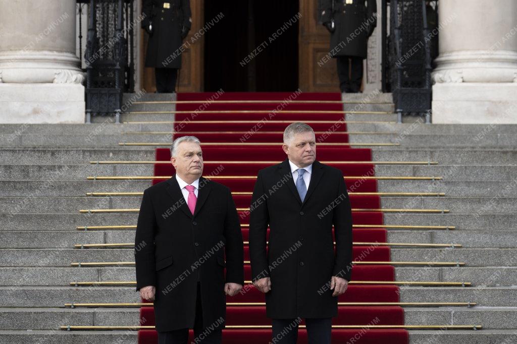 Orbán Viktor fogadta Robert Ficót