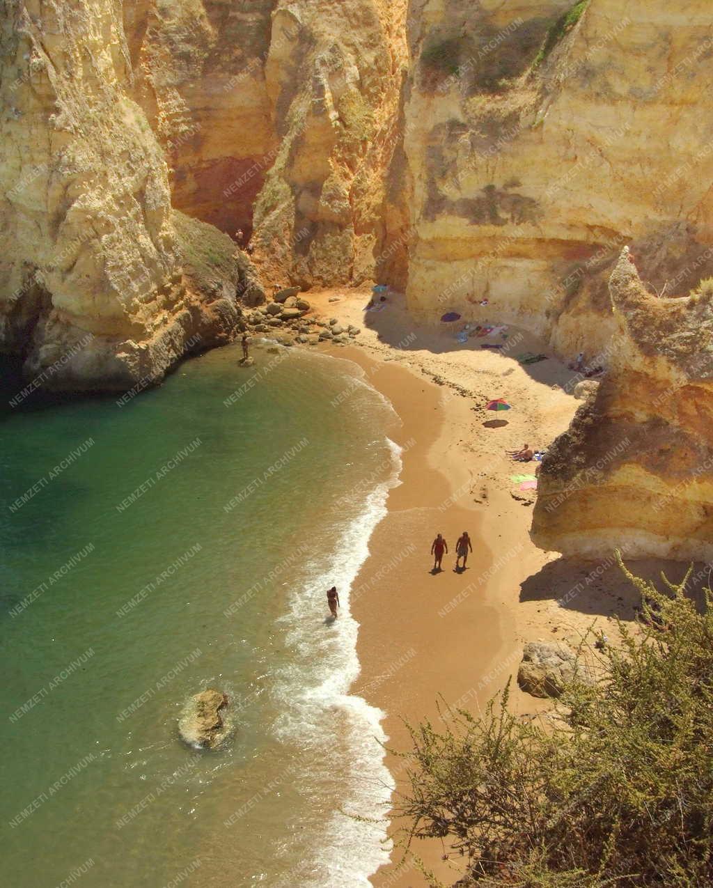 Portugália - Alvor - Népszerű fürdőhely