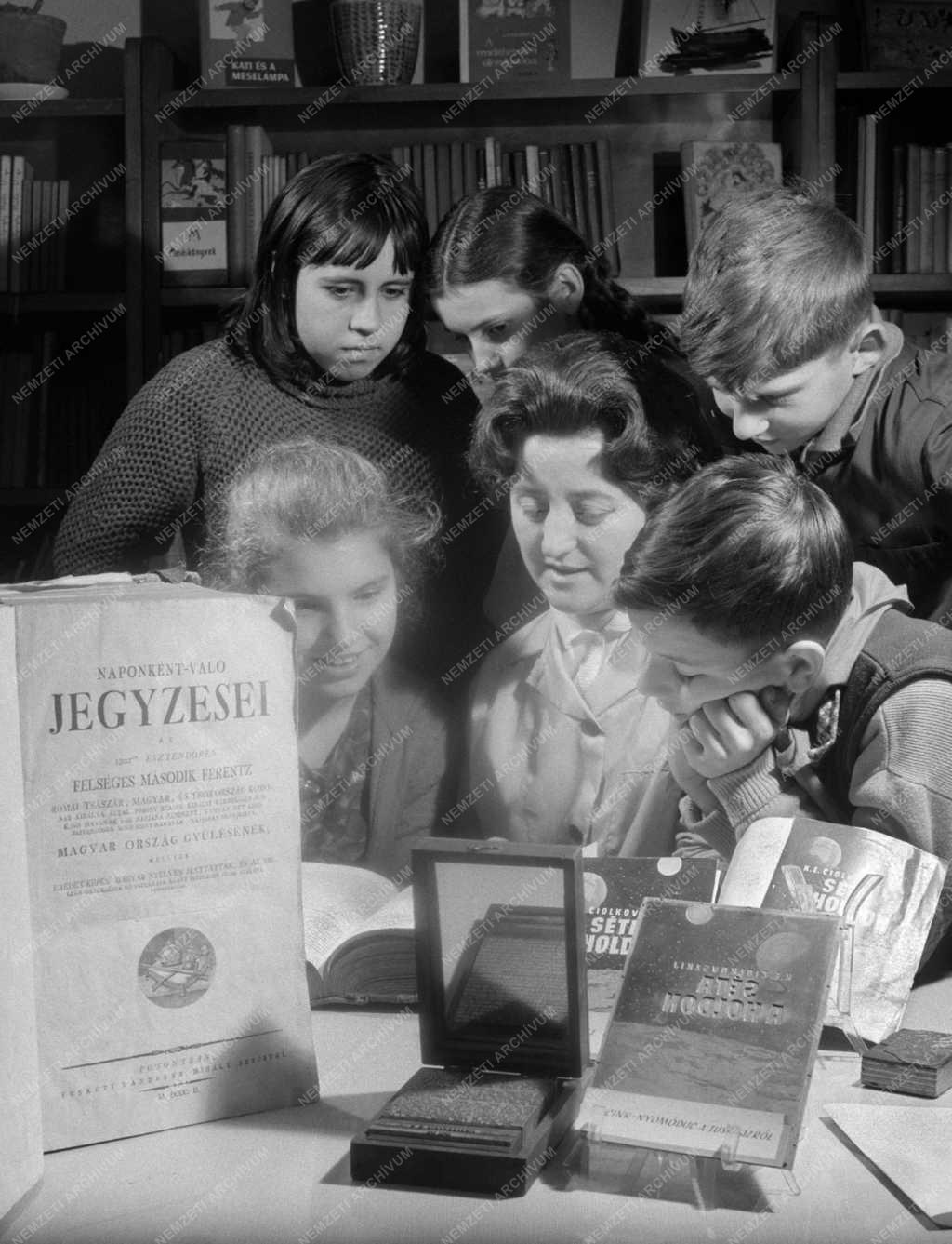 Kultúra - Kiállítás a gyermekkönyvtárban