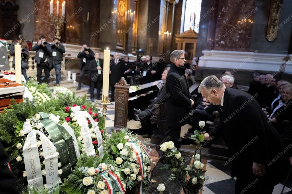Végső búcsút vettek Kozma Imrétől