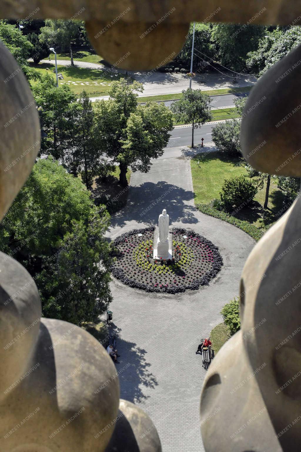 Városkép - Budapest - Kőrösi Csoma Sándor Kőbányai Kulturális Központ