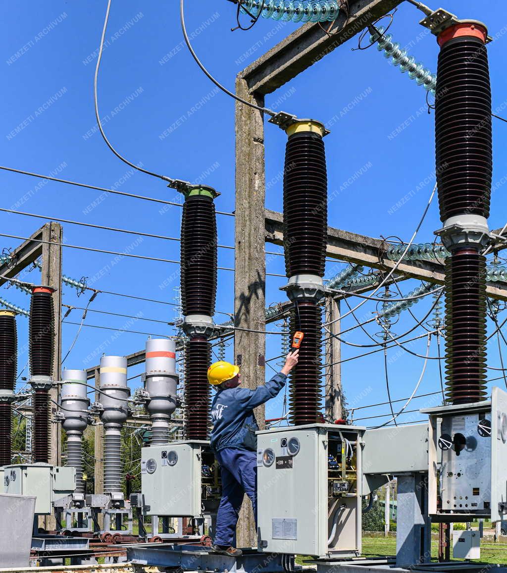 Energia - Tiszalöki Tiszavíz Vízerőmű elektromos karbantartása