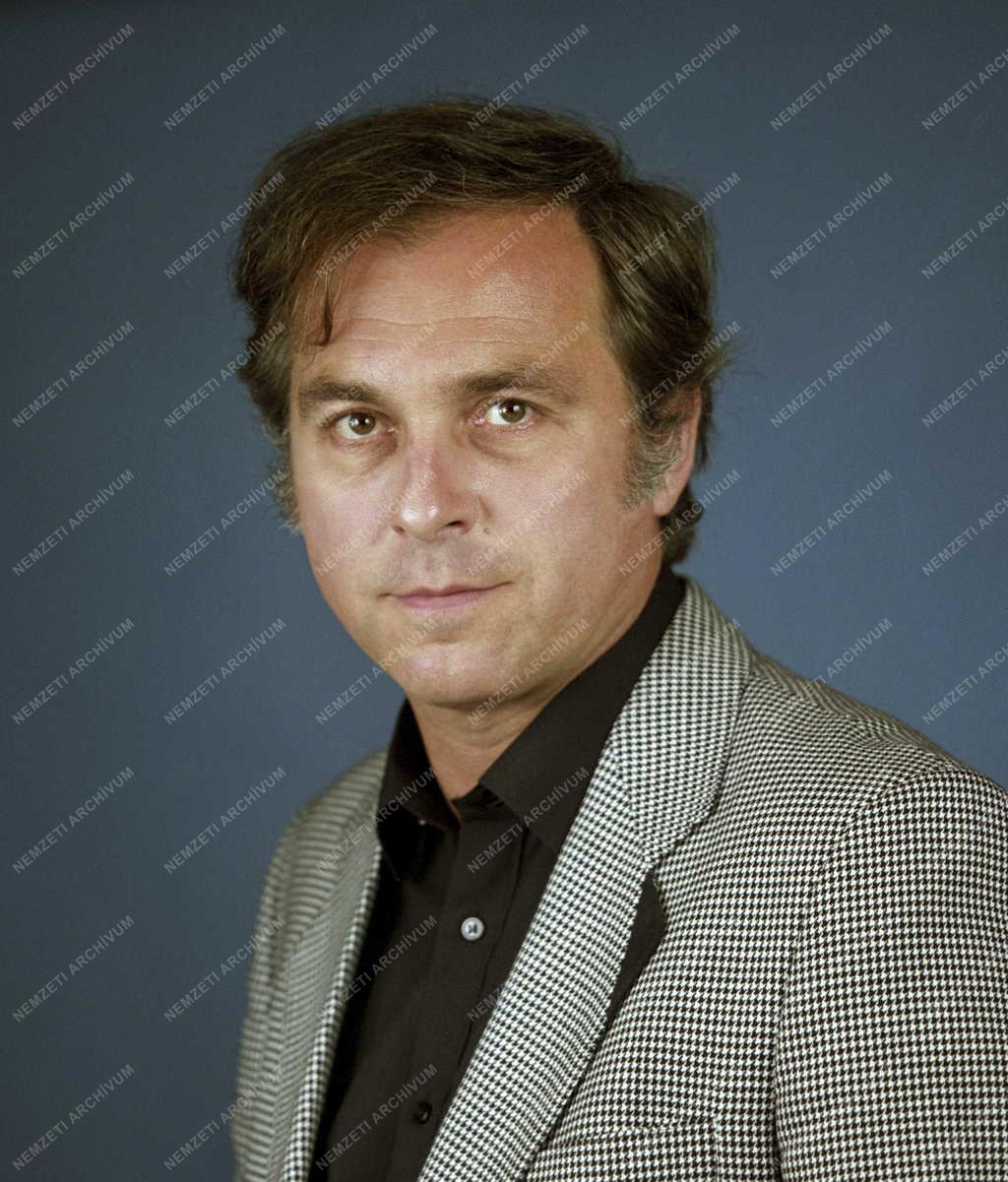 Kultúra - Színház - Huszti Péter