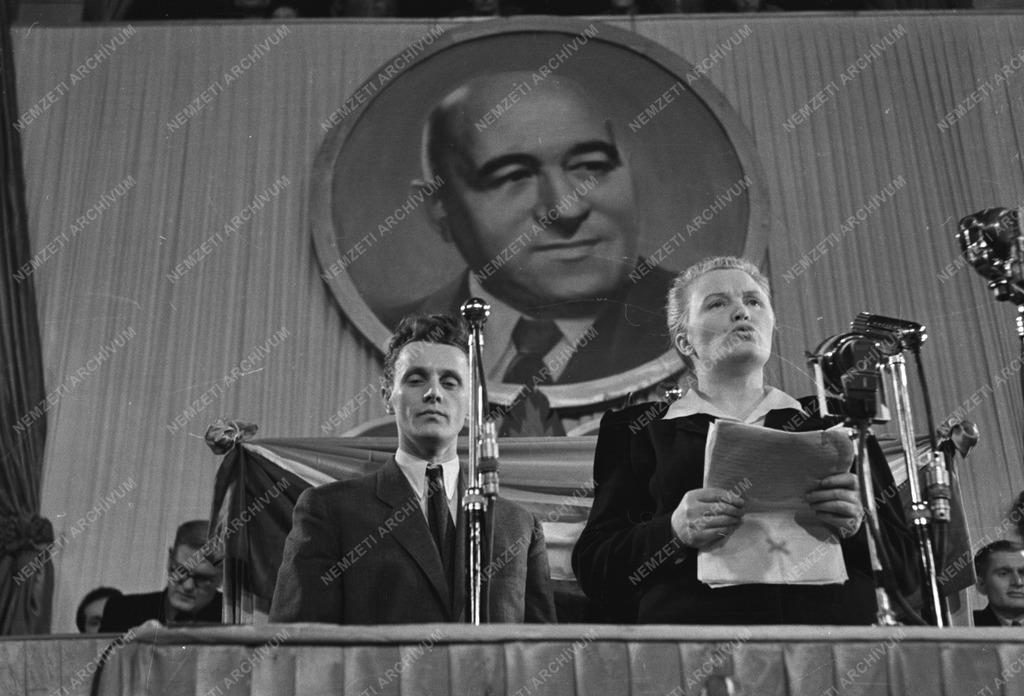 Belpolitika - Az MSZT kongresszusa 