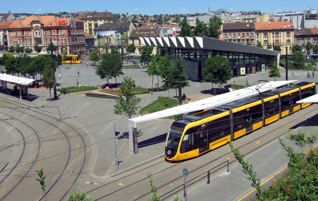 Városkép - Budapest - Széll Kálmán tér koronavírus-világjárvány idején