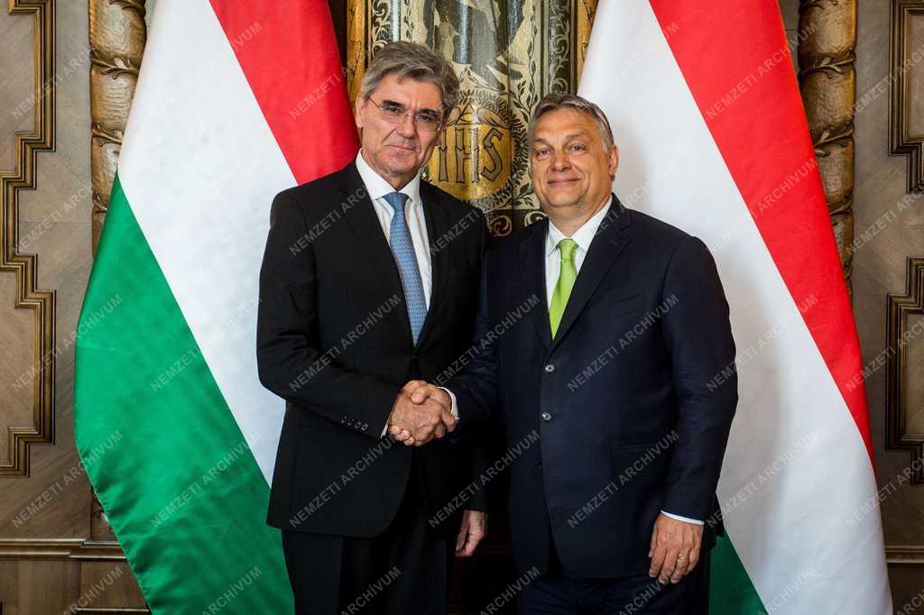 Orbán Viktor a Siemens elnök-vezérigazgatójával tárgyalt