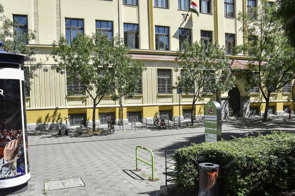 Oktatás - Városkép - Budapest - Fazekas Mihály Általános Iskola és Gimnázium