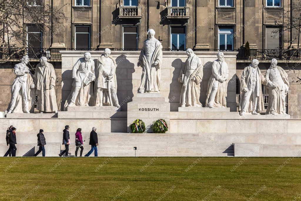 Műalkotás - Budapest - Kossuth Lajos emlékmű