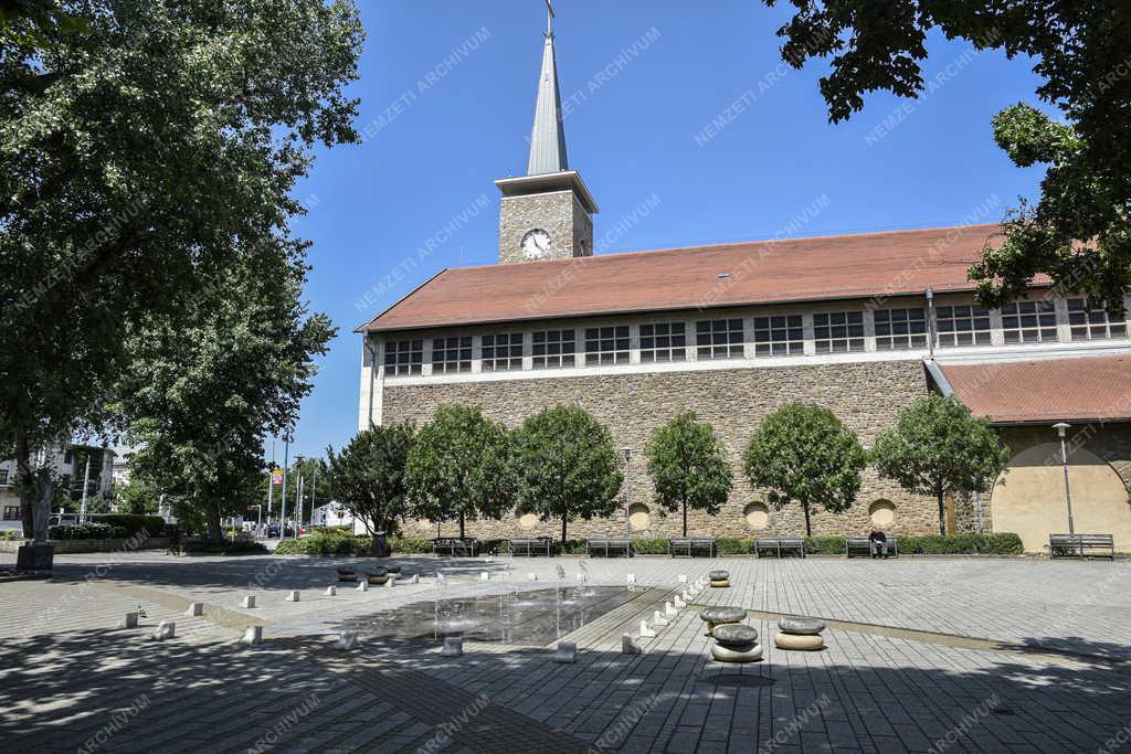Városkép - Budapest - Páduai Szent Antal-plébániatemplom a Bosnyák téren