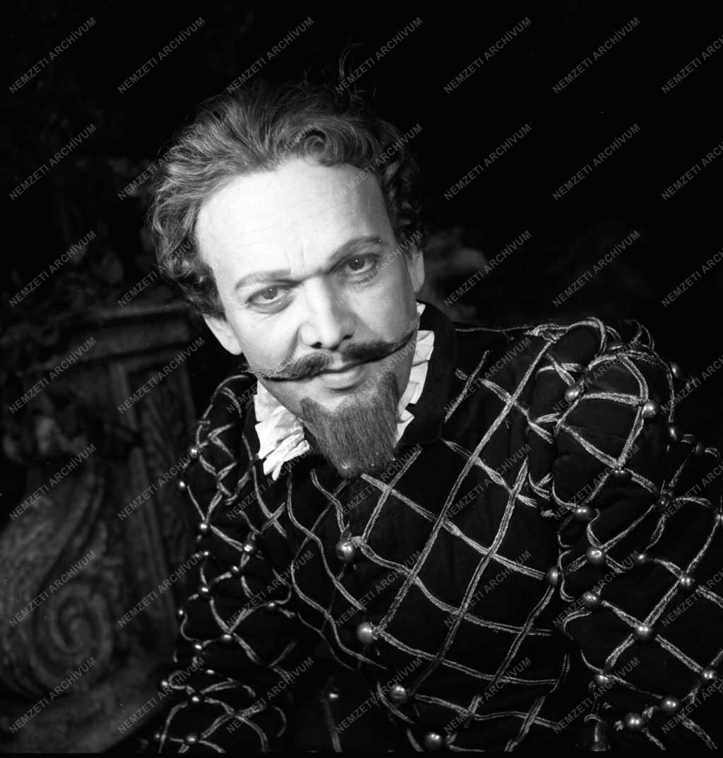 Kultúra - Színház - William Shakespeare: Sok hűhó semmiért