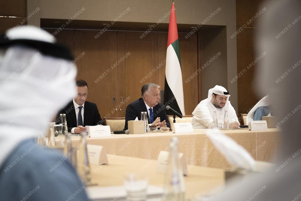 Orbán Viktor az Egyesült Arab Emírségekben