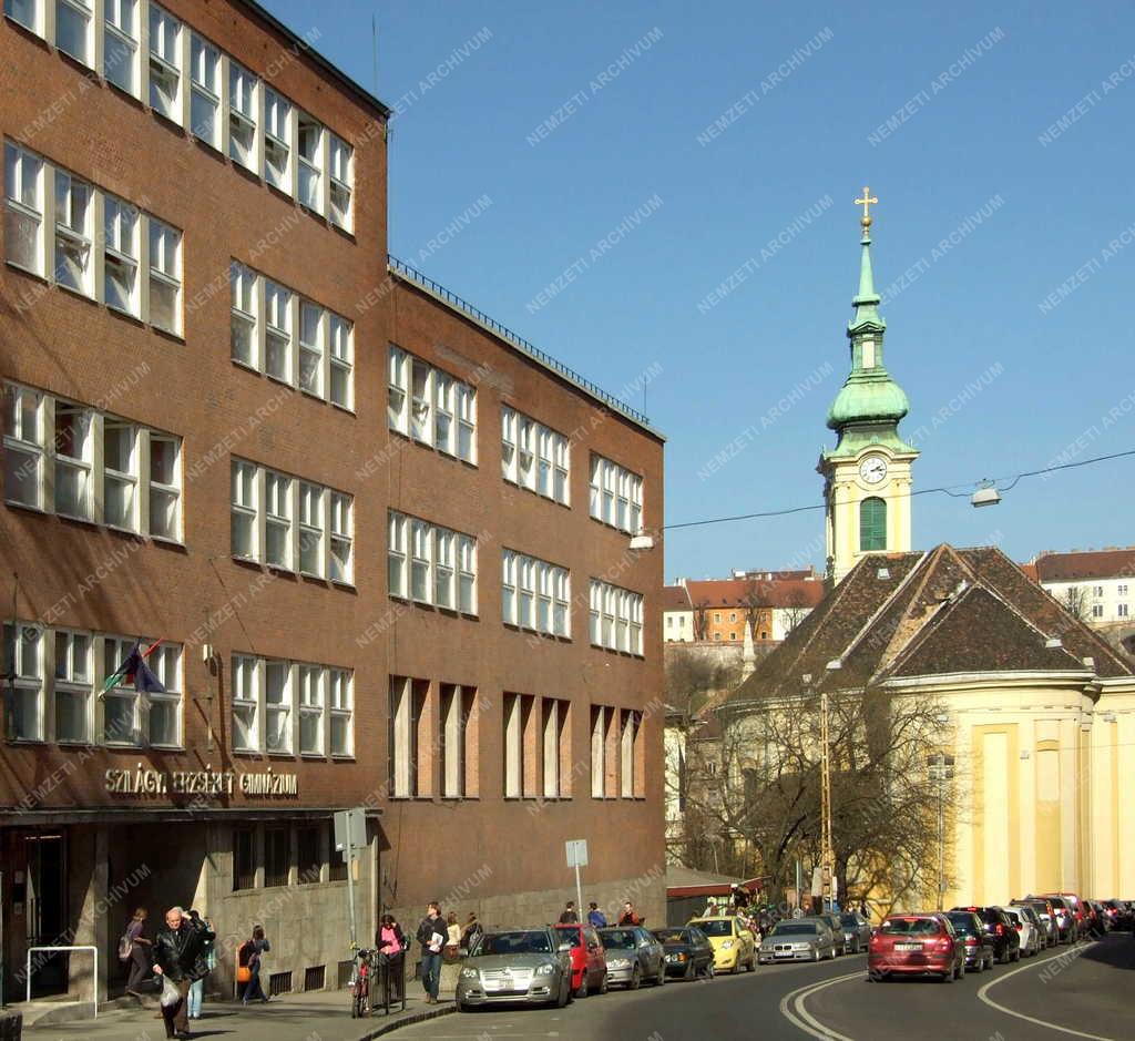 Városkép - Oktatás - Szilágyi Erzsébet Gimnázium