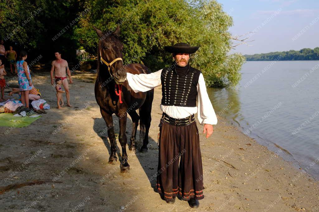 Turizmus - Verőce - Szent Korona Lovastúra