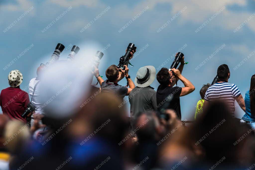 Fegyveres erők - Szórakozás - Kecskeméti Nemzetközi Repülőnap és Haditechnikai Bemutató