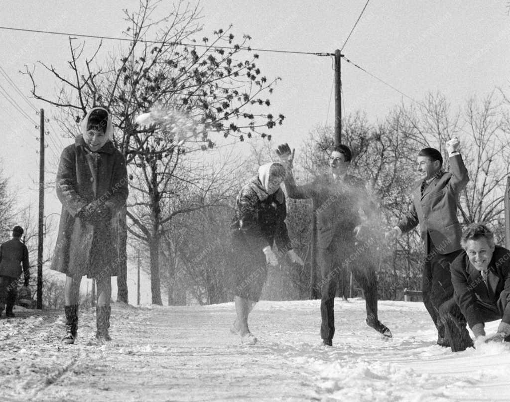 Szabadidő - Vendéglátás - A SZOT Szabadság-hegyi üdülője