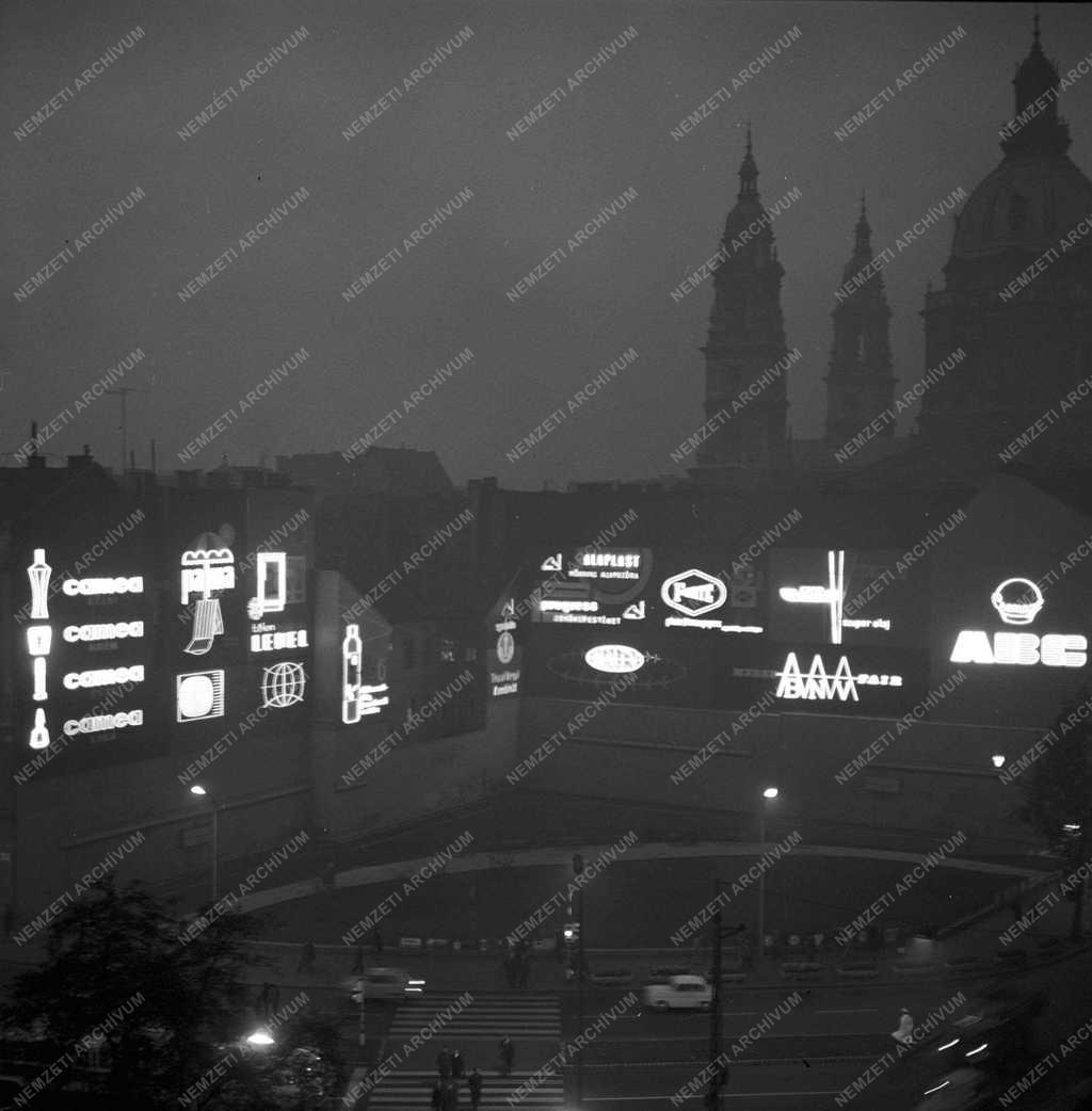 Városok – Budapesti reklámok
