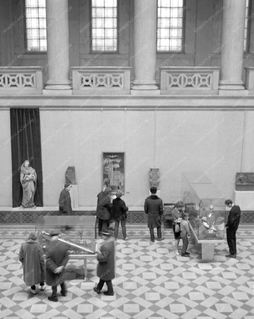 Kultúra - Látogatók a Szépművészeti Múzeumban
