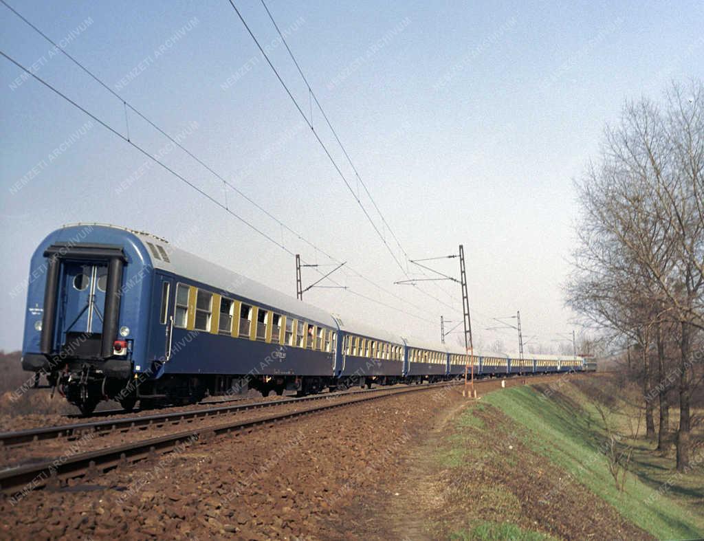 Közlekedés - Vasútszerelvény