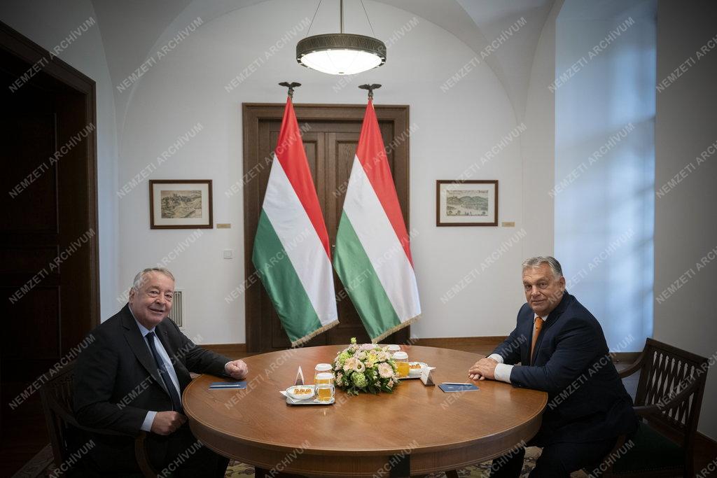 Orbán Viktor a francia Veolia vállalat vezetőjével tárgyalt