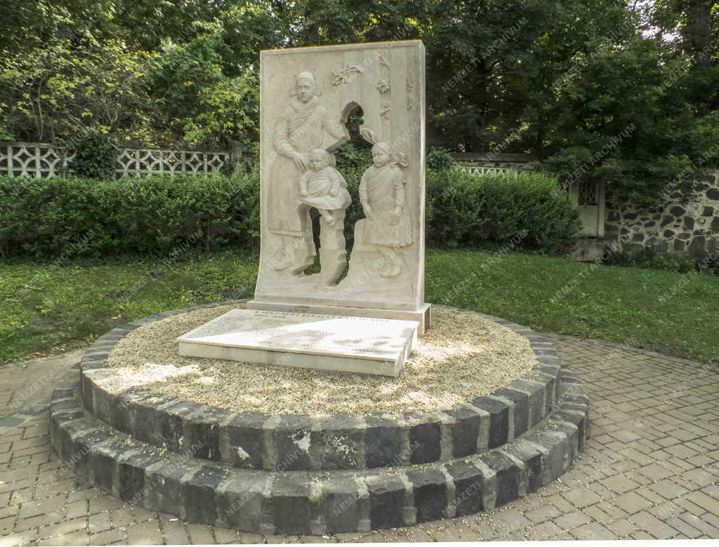 Emlékmű - Vácrátót - Hősi emlékmű