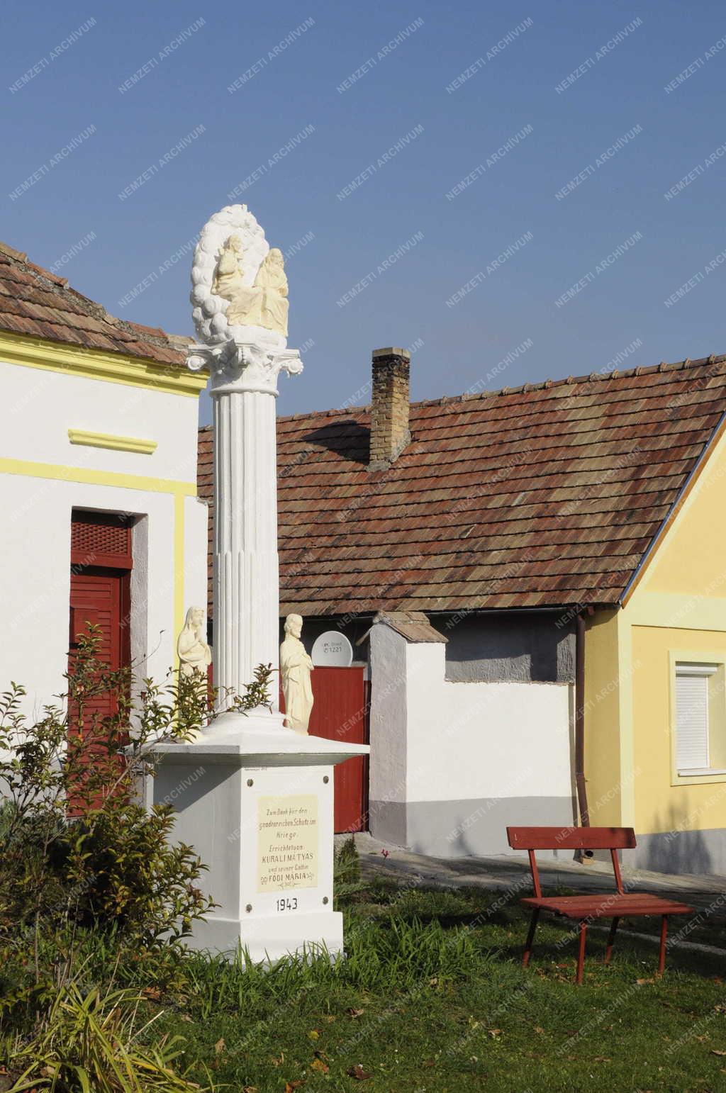 Műalkotás - Ganna - Hálaadó oszlop