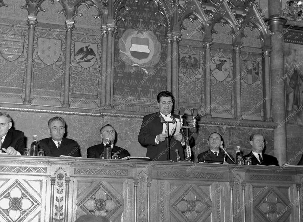 Gazdaság – Ülésezik a termelőszövetkezetek kongresszusa