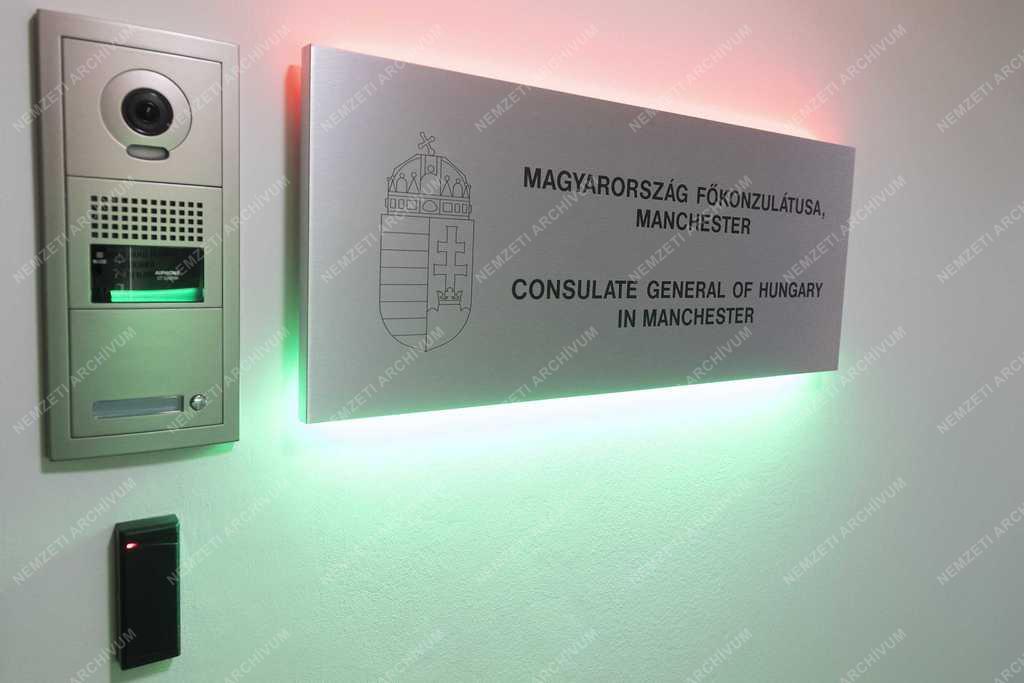 Szijjártó Péter főkonzulátust adott át Manchesterben