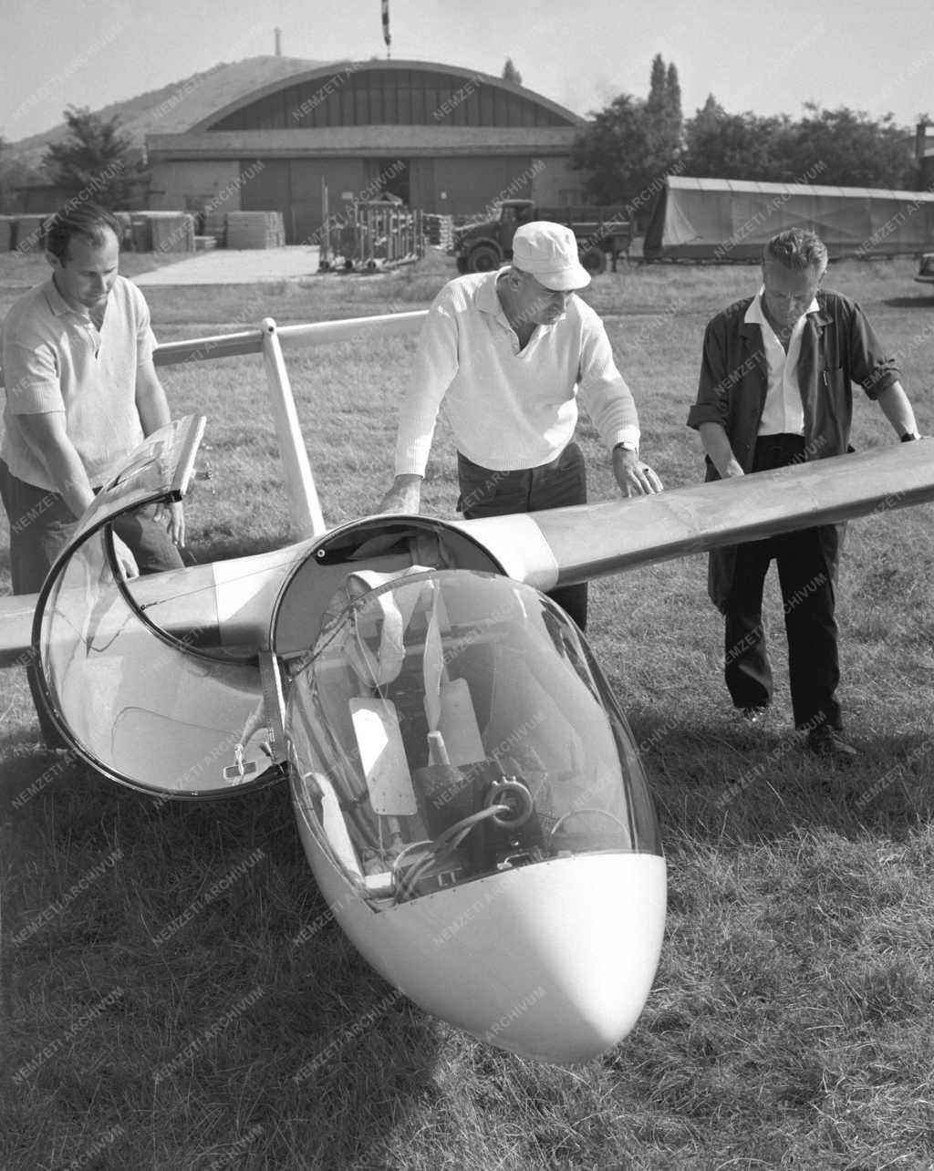 Gazdaság - Közlekedés - Vitorlázó repülőgép