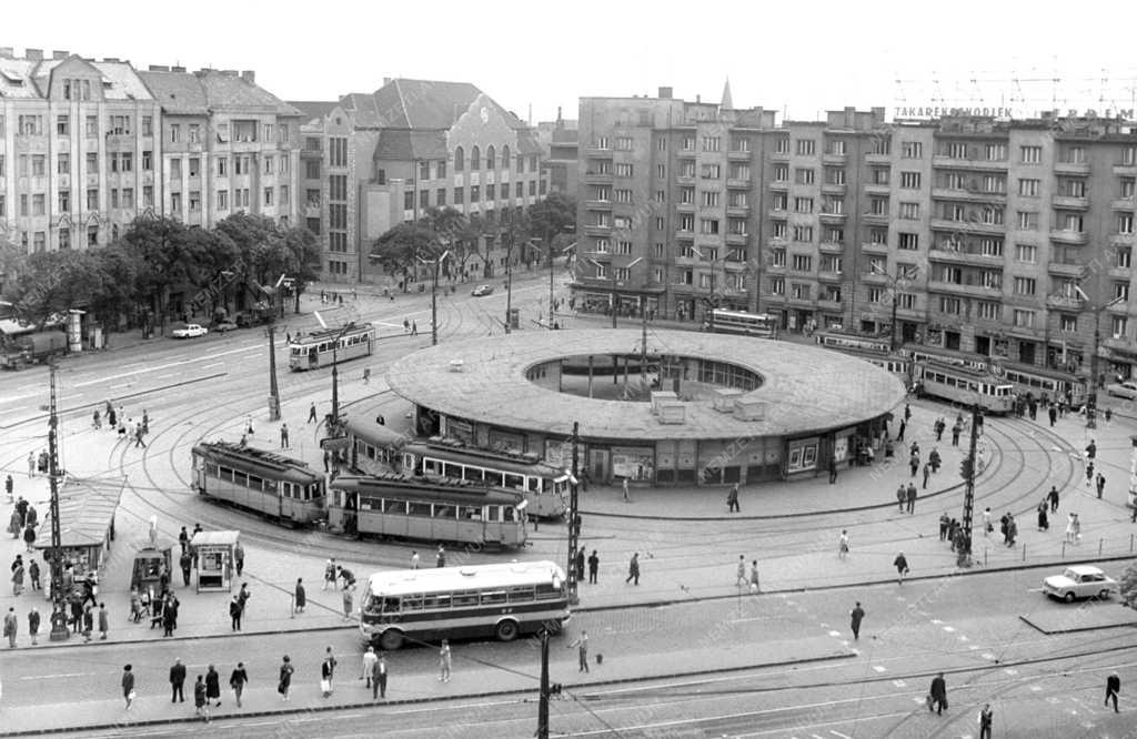 Városkép - Móricz Zsigmond körtér