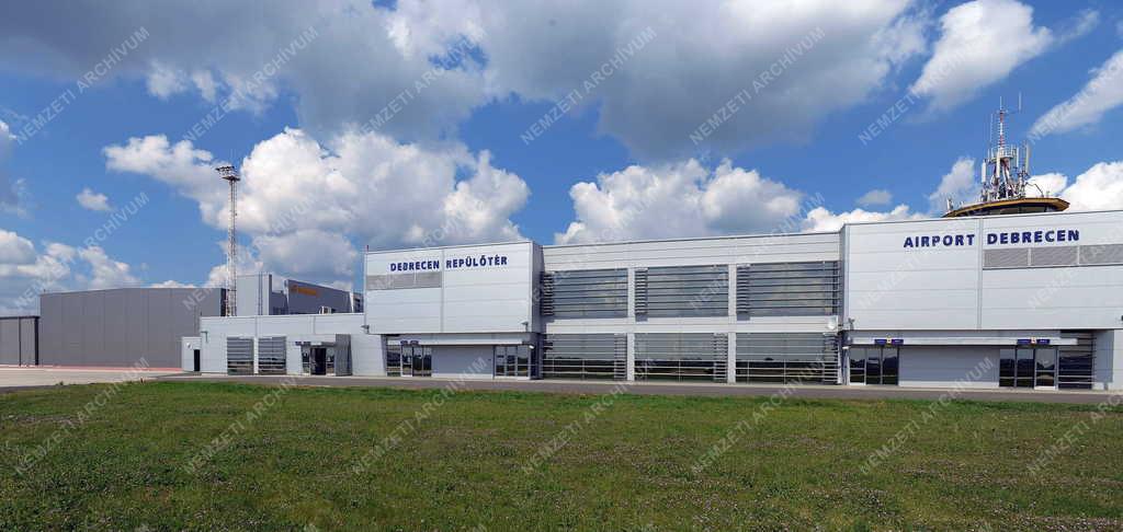 Légi közlekedés - Debrecen - Innovációs és Inkubátor Központ