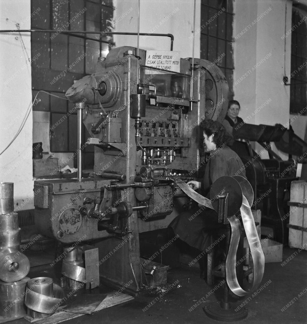 Ipar - Egyesült Izzó