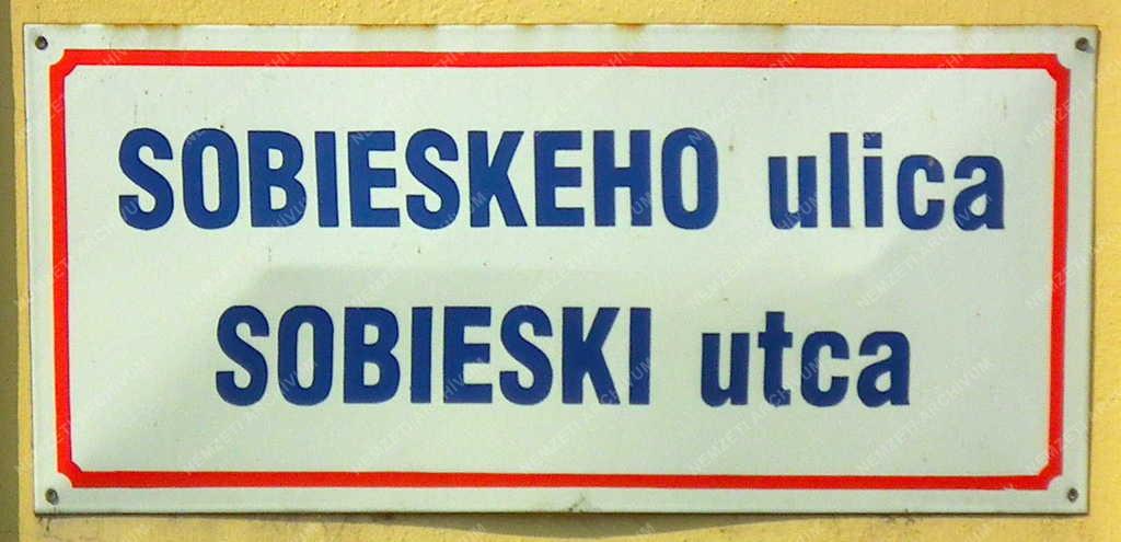 Tárgy - Párkány - Utcanévtábla