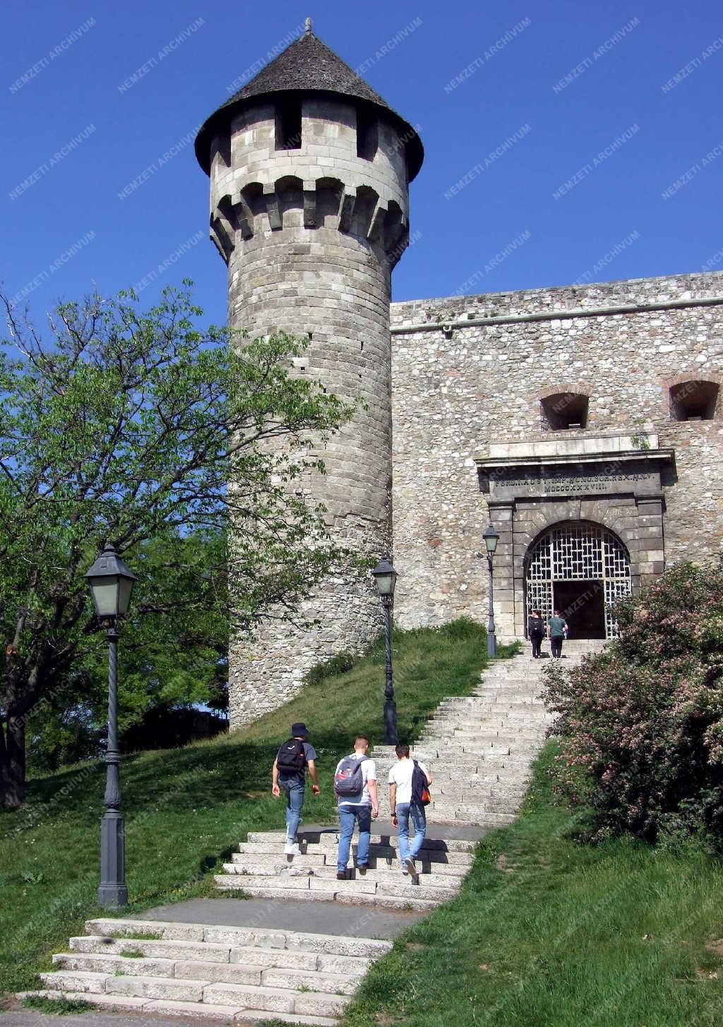 Idegenforgalom - Budapest - A Vár Buzogány-tornya