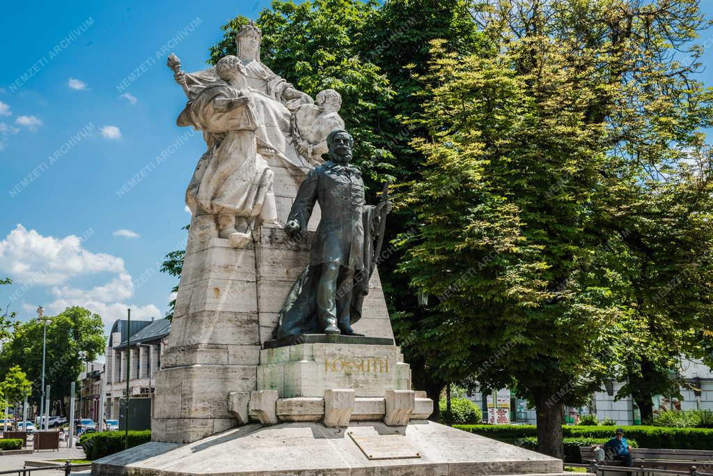 Városkép - Nyíregyháza - Kossuth-emlékmű