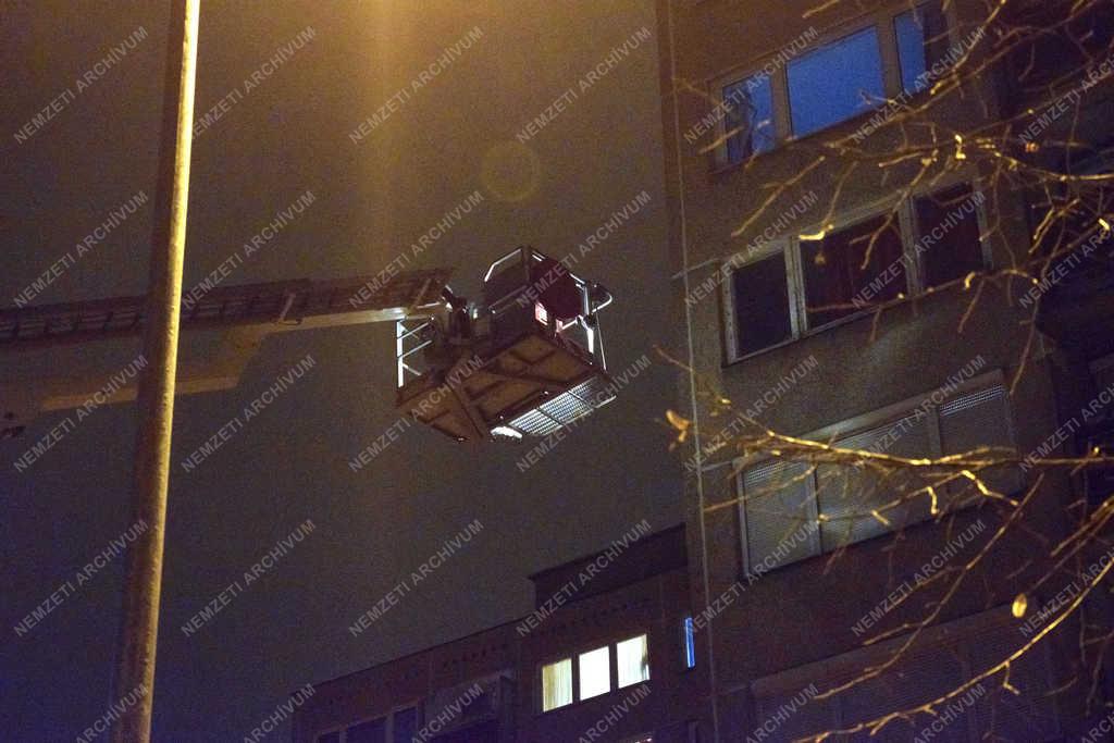 Katasztrófavédelem - Budapest - Életmentés Kőbányán