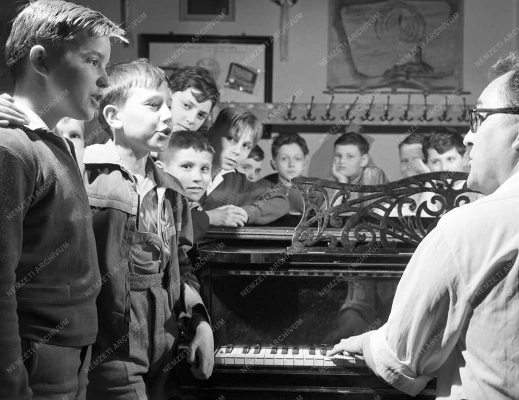 Kultúra - Zene - Megalakult a Magyar Rádió fiúkórusa