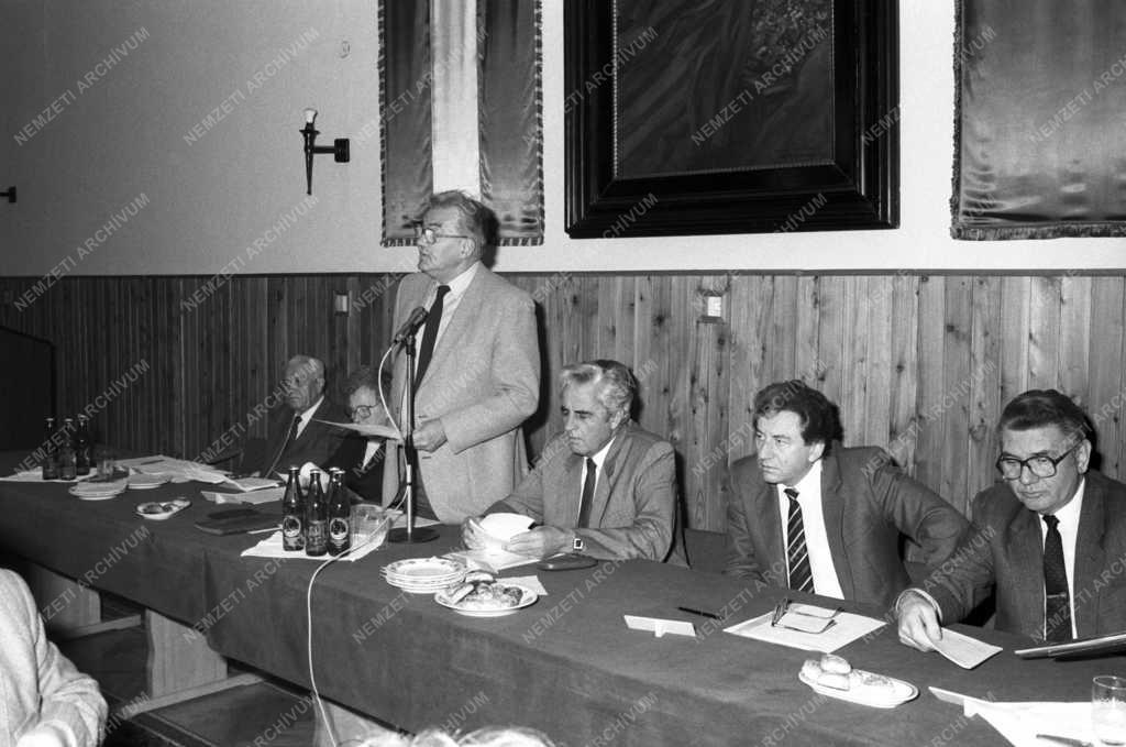 Érdekvédelem - Elnökségi értekezlet a MEDOSZ-nál