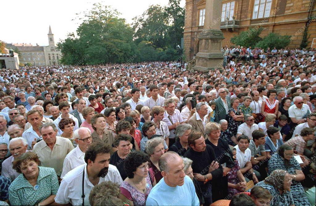 Vallás - Billy Graham Magyarországon 