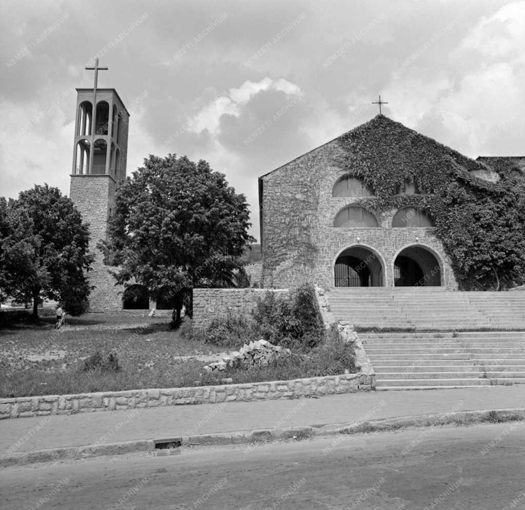 Városkép - Pécs - Pálos templom