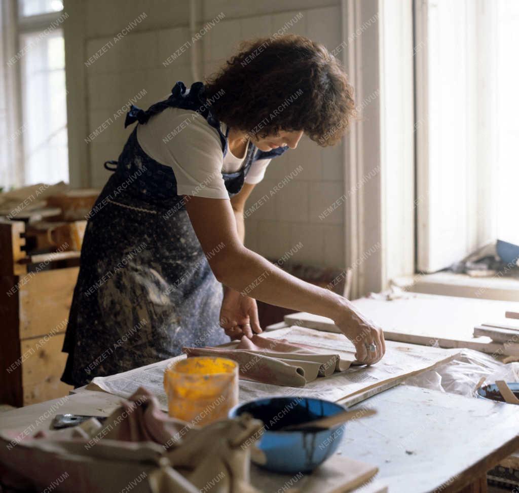 Képzőművészet - Nemzetközi Kerámia Kísérleti Stúdió