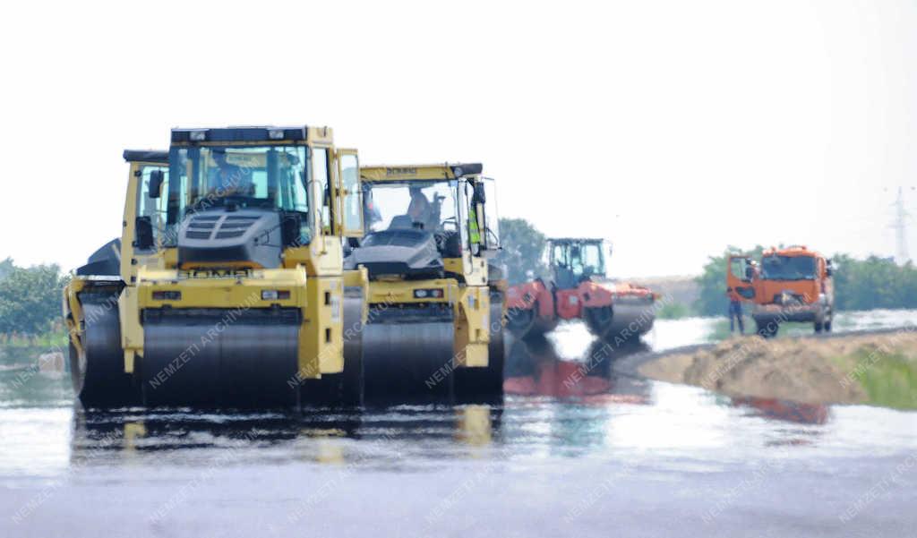 Közlekedés - Derecske - Az M35-ös autópálya építése