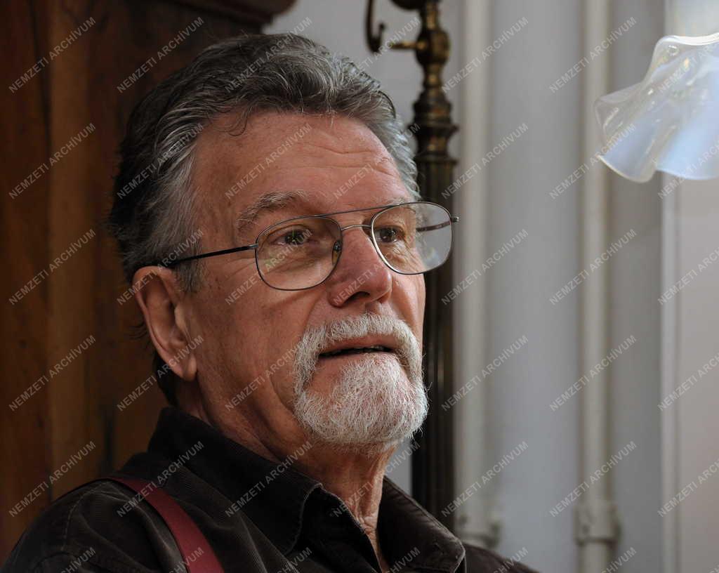Művészet - Személy - Jankovics Marcell rajzfilmrendező
